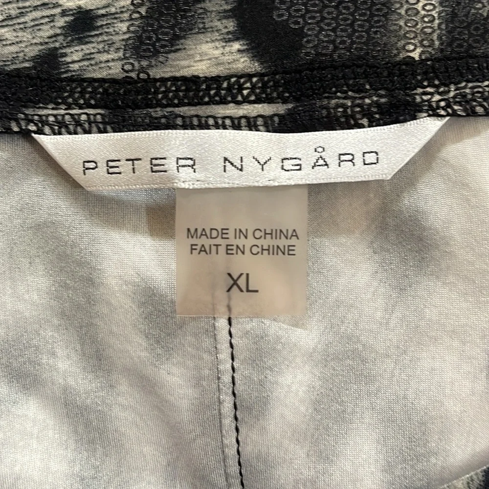 Peter Nygard black and light gray V neck blouse. Size XL - Picture 8 of 9